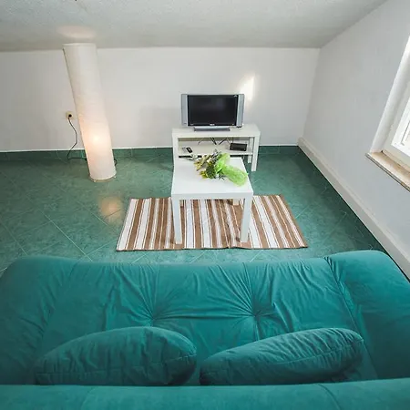 Renata Apartment Banjol