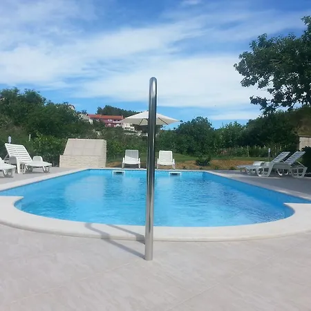 Renata Apartment Banjol