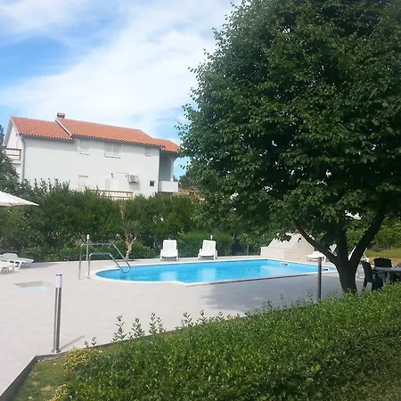 Renata Apartment *