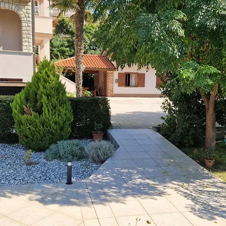 Apartment Renata *