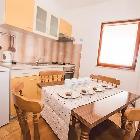 Renata Apartment *
